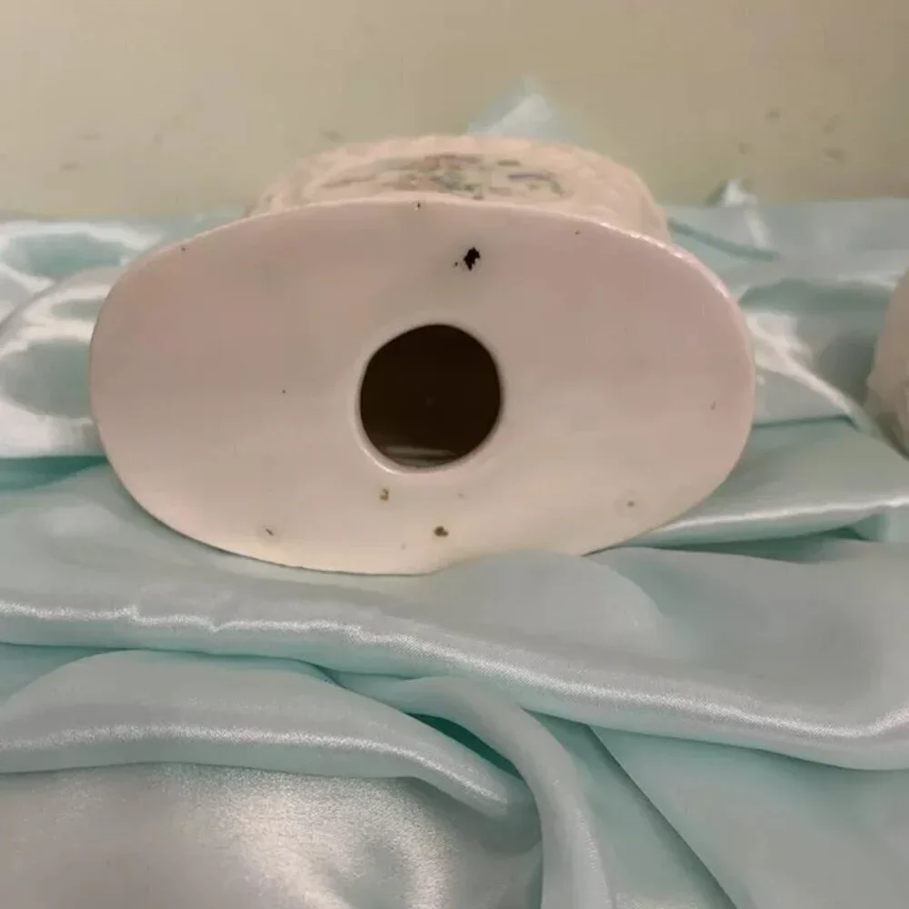 Toothbrush Holder with Cover. Ceramic. Vintage. Holds 4 Toothbrushes. J3